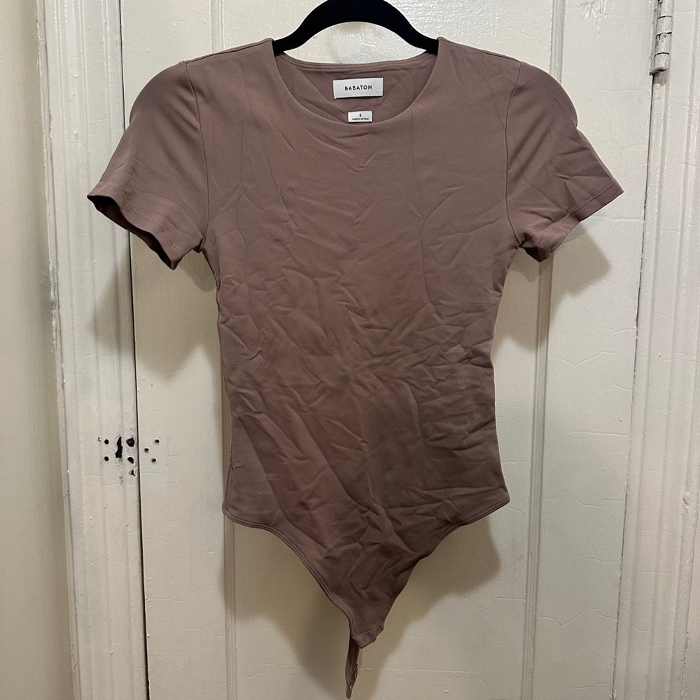 Aritzia Dusty Rose Short Sleeve Bodysuit